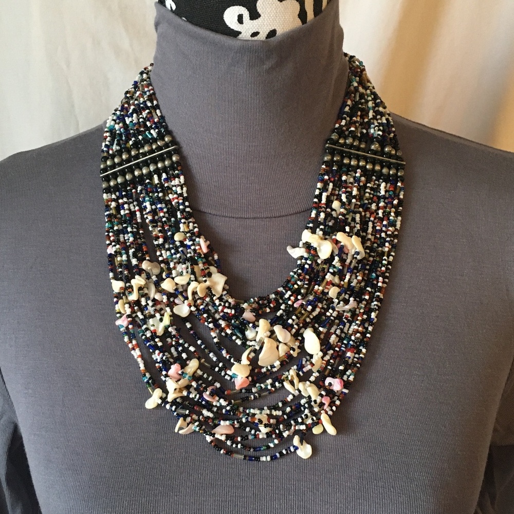 SOLD—Vintage 1970’s Beaded Seashell Tribal Layer Bib Necklace from Aruba - Picture 8 of 16